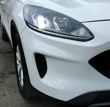 Белый Форд Эскейп, объемом двигателя 1.5 л и пробегом 149 тыс. км за 15000 $, фото 9 на Automoto.ua