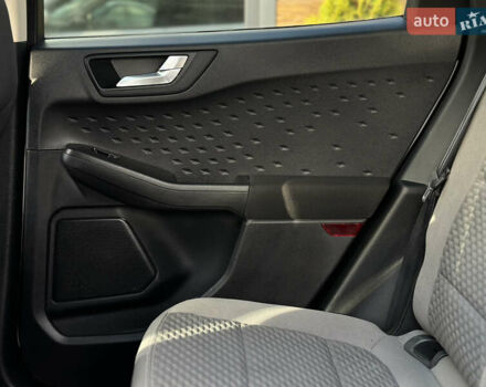 Белый Форд Эскейп, объемом двигателя 1.5 л и пробегом 110 тыс. км за 15999 $, фото 48 на Automoto.ua