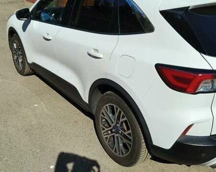 Белый Форд Эскейп, объемом двигателя 1.5 л и пробегом 150 тыс. км за 17900 $, фото 5 на Automoto.ua