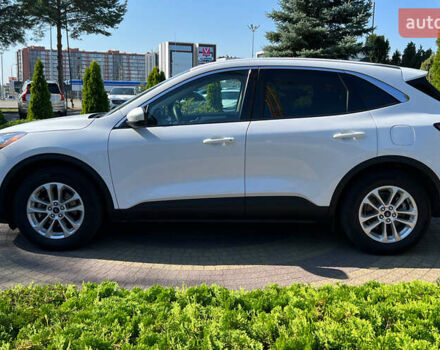 Білий Форд Ескейп, об'ємом двигуна 1.5 л та пробігом 57 тис. км за 17690 $, фото 3 на Automoto.ua