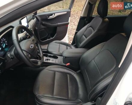 Білий Форд Ескейп, об'ємом двигуна 2 л та пробігом 58 тис. км за 19000 $, фото 17 на Automoto.ua