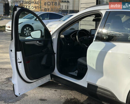 Белый Форд Эскейп, объемом двигателя 1.5 л и пробегом 110 тыс. км за 15999 $, фото 22 на Automoto.ua