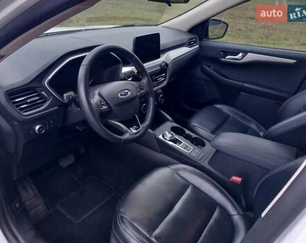 Білий Форд Ескейп, об'ємом двигуна 1.5 л та пробігом 32 тис. км за 19000 $, фото 6 на Automoto.ua