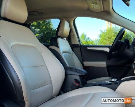 Білий Форд Ескейп, об'ємом двигуна 1.5 л та пробігом 70 тис. км за 18400 $, фото 8 на Automoto.ua