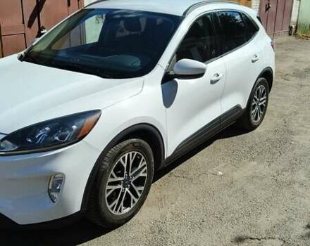 Белый Форд Эскейп, объемом двигателя 1.5 л и пробегом 150 тыс. км за 17900 $, фото 2 на Automoto.ua