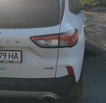 Белый Форд Эскейп, объемом двигателя 1.5 л и пробегом 149 тыс. км за 15000 $, фото 11 на Automoto.ua