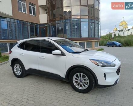 Белый Форд Эскейп, объемом двигателя 1.5 л и пробегом 129 тыс. км за 15500 $, фото 1 на Automoto.ua