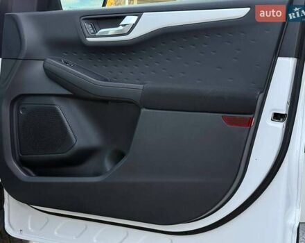 Білий Форд Ескейп, об'ємом двигуна 2.5 л та пробігом 60 тис. км за 19500 $, фото 58 на Automoto.ua