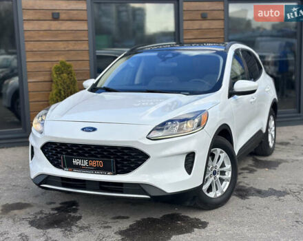 Белый Форд Эскейп, объемом двигателя 1.5 л и пробегом 110 тыс. км за 15999 $, фото 1 на Automoto.ua