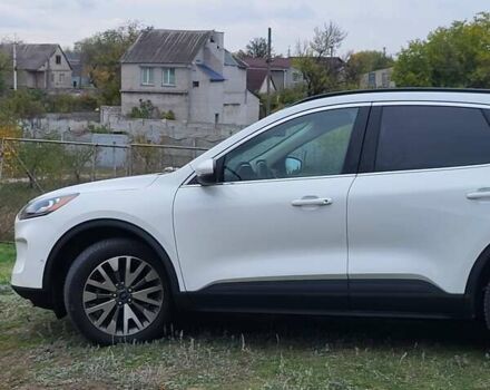 Белый Форд Эскейп, объемом двигателя 2.5 л и пробегом 135 тыс. км за 23000 $, фото 3 на Automoto.ua