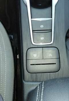 Белый Форд Эскейп, объемом двигателя 1.5 л и пробегом 149 тыс. км за 15000 $, фото 15 на Automoto.ua