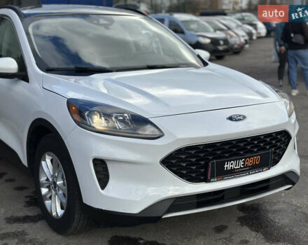 Белый Форд Эскейп, объемом двигателя 1.5 л и пробегом 110 тыс. км за 15999 $, фото 8 на Automoto.ua