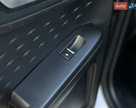 Белый Форд Эскейп, объемом двигателя 1.5 л и пробегом 110 тыс. км за 15999 $, фото 45 на Automoto.ua