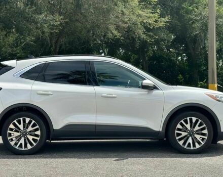 Белый Форд Эскейп, объемом двигателя 2 л и пробегом 30 тыс. км за 10000 $, фото 5 на Automoto.ua