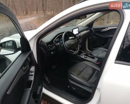 Білий Форд Ескейп, об'ємом двигуна 2 л та пробігом 58 тис. км за 19000 $, фото 10 на Automoto.ua
