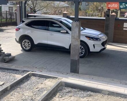 Белый Форд Эскейп, объемом двигателя 1.5 л и пробегом 49 тыс. км за 17800 $, фото 3 на Automoto.ua