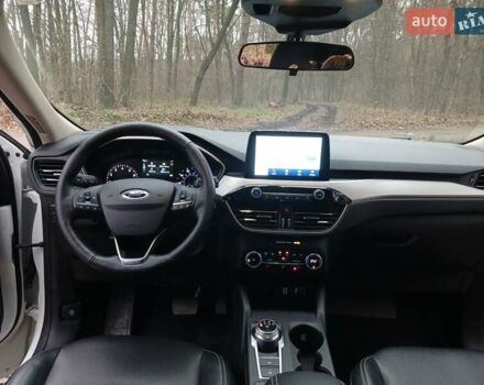 Білий Форд Ескейп, об'ємом двигуна 2 л та пробігом 58 тис. км за 19000 $, фото 11 на Automoto.ua