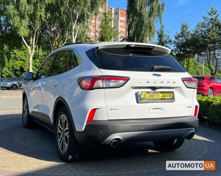 Білий Форд Ескейп, об'ємом двигуна 1.5 л та пробігом 70 тис. км за 18400 $, фото 4 на Automoto.ua