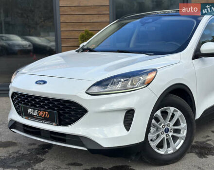 Белый Форд Эскейп, объемом двигателя 1.5 л и пробегом 110 тыс. км за 15999 $, фото 3 на Automoto.ua