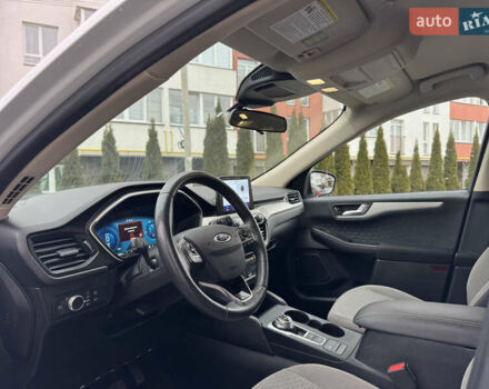 Белый Форд Эскейп, объемом двигателя 2.5 л и пробегом 73 тыс. км за 20800 $, фото 5 на Automoto.ua