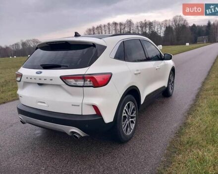 Білий Форд Ескейп, об'ємом двигуна 1.5 л та пробігом 32 тис. км за 19000 $, фото 2 на Automoto.ua