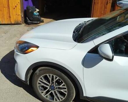 Белый Форд Эскейп, объемом двигателя 1.5 л и пробегом 150 тыс. км за 17900 $, фото 4 на Automoto.ua