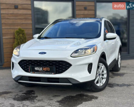 Белый Форд Эскейп, объемом двигателя 1.5 л и пробегом 110 тыс. км за 15999 $, фото 2 на Automoto.ua