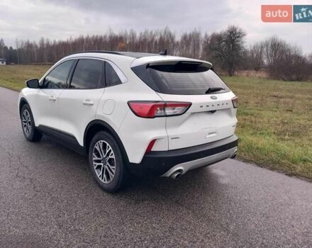 Білий Форд Ескейп, об'ємом двигуна 1.5 л та пробігом 32 тис. км за 19000 $, фото 3 на Automoto.ua
