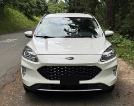 Білий Форд Ескейп, об'ємом двигуна 2 л та пробігом 32 тис. км за 5500 $, фото 1 на Automoto.ua