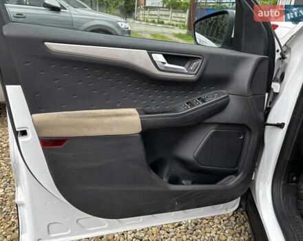 Белый Форд Эскейп, объемом двигателя 1.5 л и пробегом 222 тыс. км за 10300 $, фото 8 на Automoto.ua