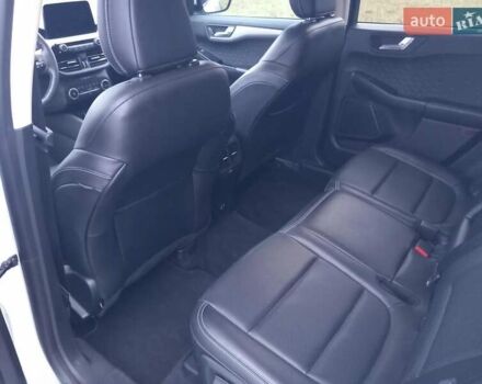 Білий Форд Ескейп, об'ємом двигуна 1.5 л та пробігом 32 тис. км за 19000 $, фото 7 на Automoto.ua