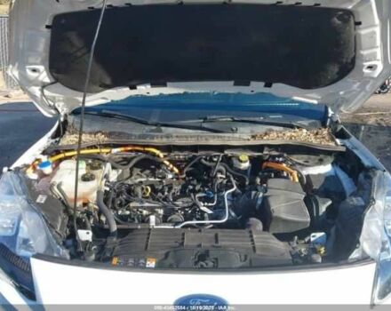 Белый Форд Эскейп, объемом двигателя 2.5 л и пробегом 98 тыс. км за 5500 $, фото 9 на Automoto.ua