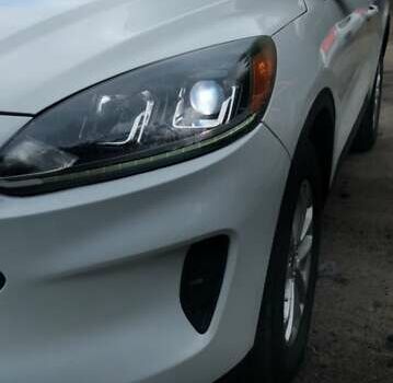 Белый Форд Эскейп, объемом двигателя 1.5 л и пробегом 149 тыс. км за 15000 $, фото 5 на Automoto.ua