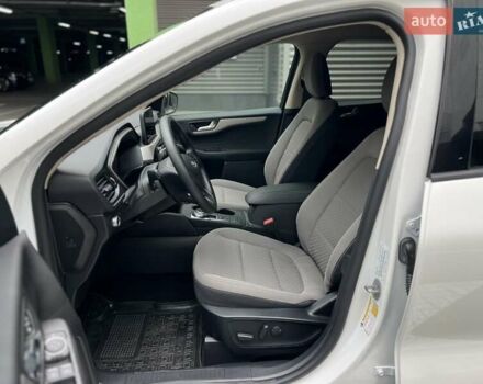 Белый Форд Эскейп, объемом двигателя 0 л и пробегом 23 тыс. км за 18500 $, фото 21 на Automoto.ua