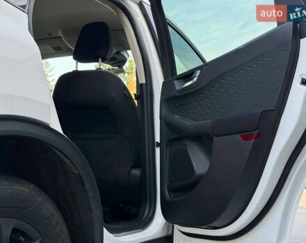 Білий Форд Ескейп, об'ємом двигуна 2.5 л та пробігом 60 тис. км за 19500 $, фото 52 на Automoto.ua