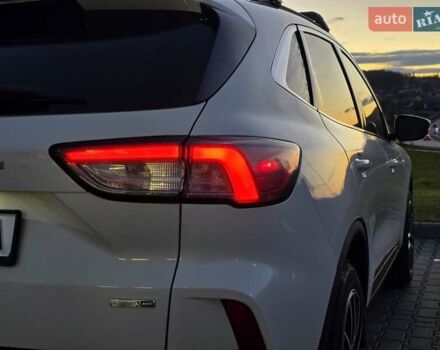 Форд Эскейп 2020 в Тернополе на Automoto.ua Белый Форд Эскейп, объемом двигателя 2 л и пробегом 89 тыс. км за 17499 $, фото 18 на Automoto.ua