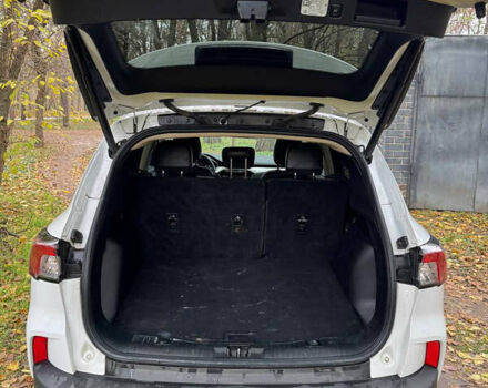 Белый Форд Эскейп, объемом двигателя 1.5 л и пробегом 145 тыс. км за 14000 $, фото 9 на Automoto.ua