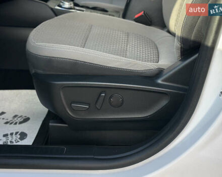 Белый Форд Эскейп, объемом двигателя 1.5 л и пробегом 110 тыс. км за 15999 $, фото 24 на Automoto.ua