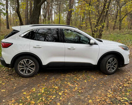 Белый Форд Эскейп, объемом двигателя 1.5 л и пробегом 145 тыс. км за 14000 $, фото 3 на Automoto.ua