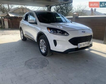 Белый Форд Эскейп, объемом двигателя 1.5 л и пробегом 49 тыс. км за 17800 $, фото 1 на Automoto.ua