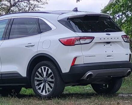 Белый Форд Эскейп, объемом двигателя 2.5 л и пробегом 135 тыс. км за 23000 $, фото 6 на Automoto.ua