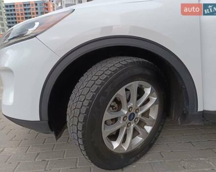 Белый Форд Эскейп, объемом двигателя 1.5 л и пробегом 129 тыс. км за 15500 $, фото 19 на Automoto.ua