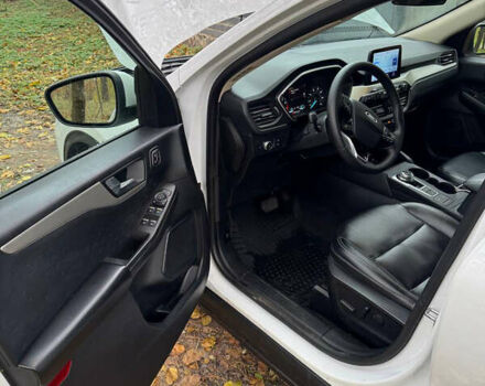 Белый Форд Эскейп, объемом двигателя 1.5 л и пробегом 145 тыс. км за 14000 $, фото 8 на Automoto.ua