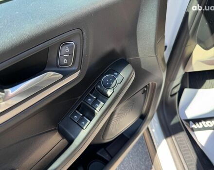 Белый Форд Эскейп, объемом двигателя 2 л и пробегом 88 тыс. км за 19990 $, фото 20 на Automoto.ua