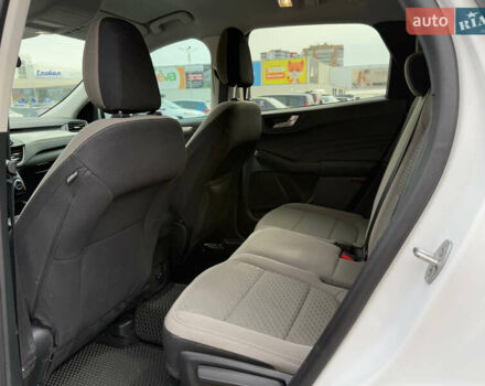 Белый Форд Эскейп, объемом двигателя 1.5 л и пробегом 34 тыс. км за 19999 $, фото 10 на Automoto.ua