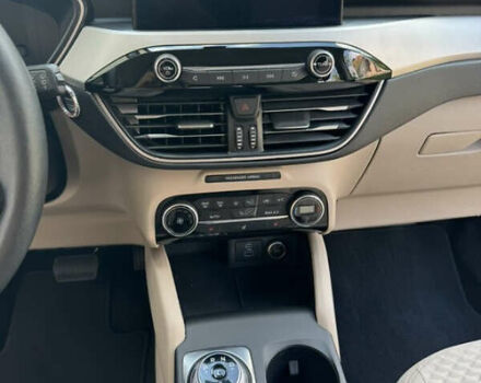 Білий Форд Ескейп, об'ємом двигуна 1.5 л та пробігом 56 тис. км за 15000 $, фото 7 на Automoto.ua