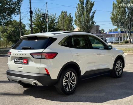 Белый Форд Эскейп, объемом двигателя 2 л и пробегом 88 тыс. км за 19990 $, фото 4 на Automoto.ua