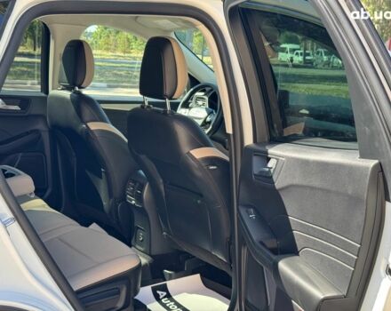 Белый Форд Эскейп, объемом двигателя 2 л и пробегом 88 тыс. км за 19990 $, фото 15 на Automoto.ua