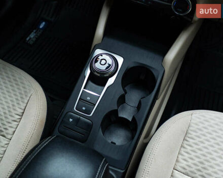 Белый Форд Эскейп, объемом двигателя 2.5 л и пробегом 130 тыс. км за 19700 $, фото 28 на Automoto.ua