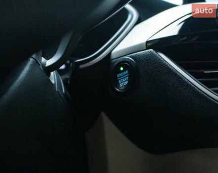 Белый Форд Эскейп, объемом двигателя 2.5 л и пробегом 130 тыс. км за 19700 $, фото 29 на Automoto.ua